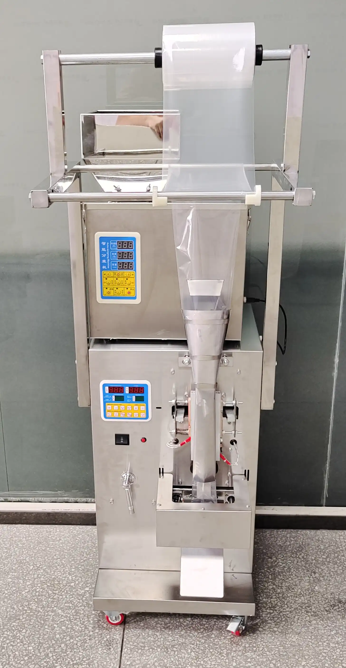 Automatic Sachet Filling and Sealing Machine Automatic Sachet Filling and Sealing Machine