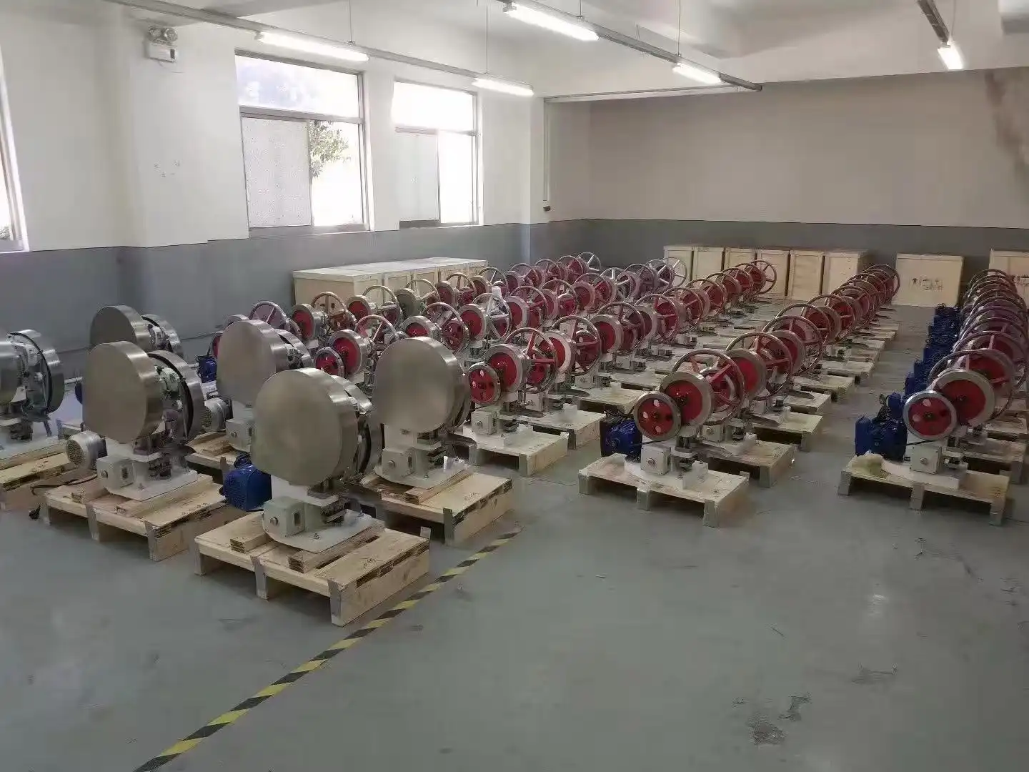 Tablet machine press Tablet machine press