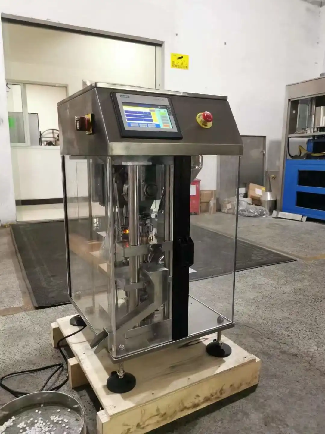 Medicine tablet making machine