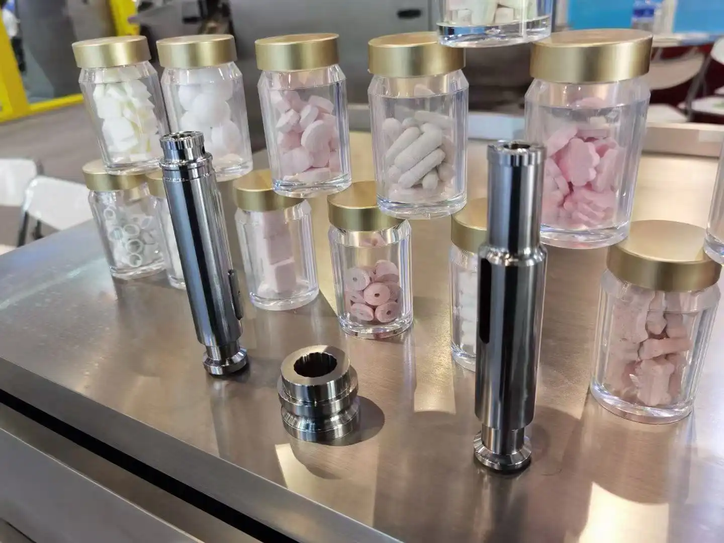 Laboratory tablet presses