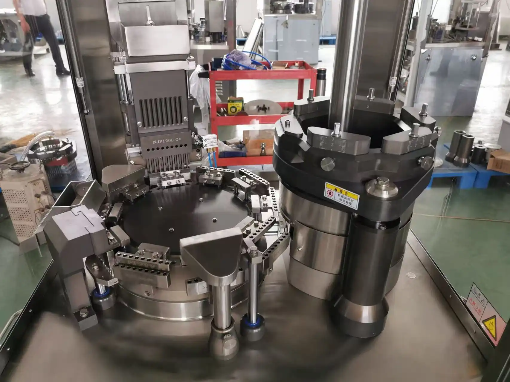 Capsule maker machine