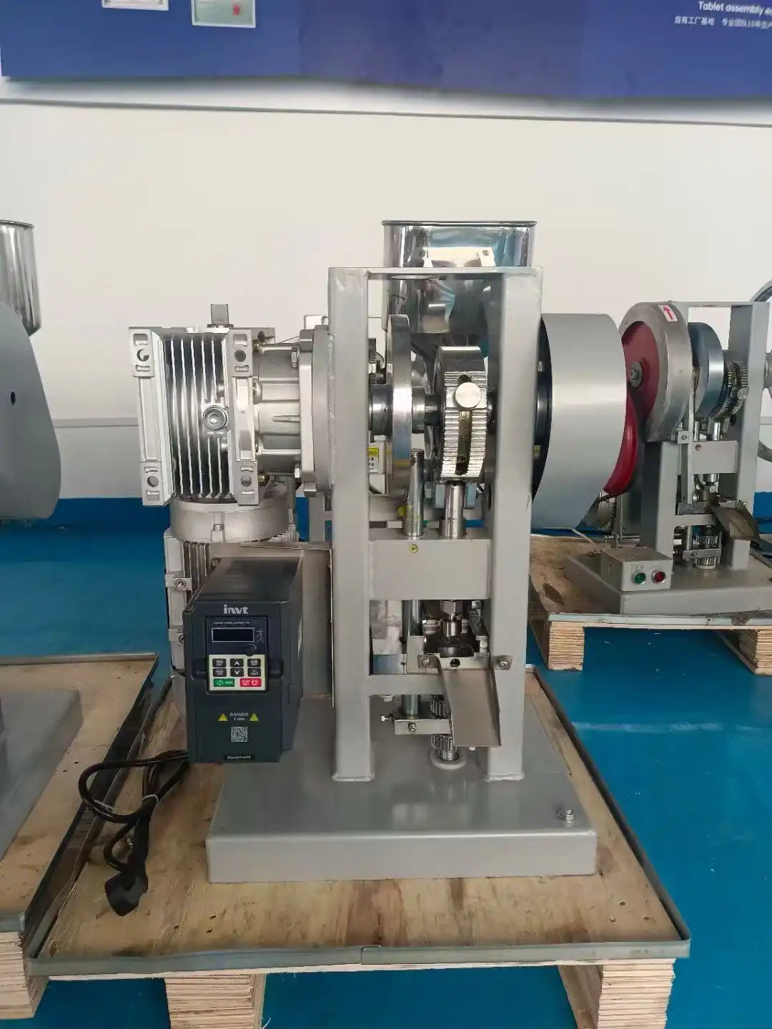  Desktop tablet press machine