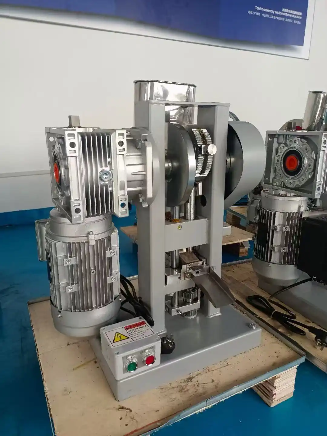  Desktop tablet press machine