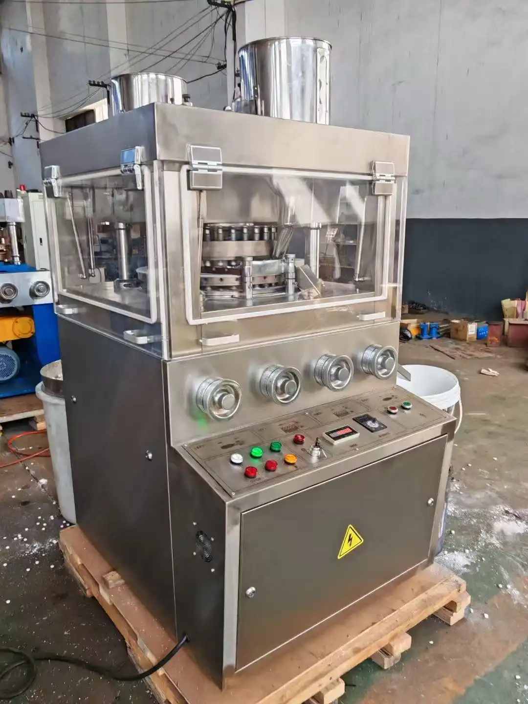 Laboratory tablet press Laboratory tablet press