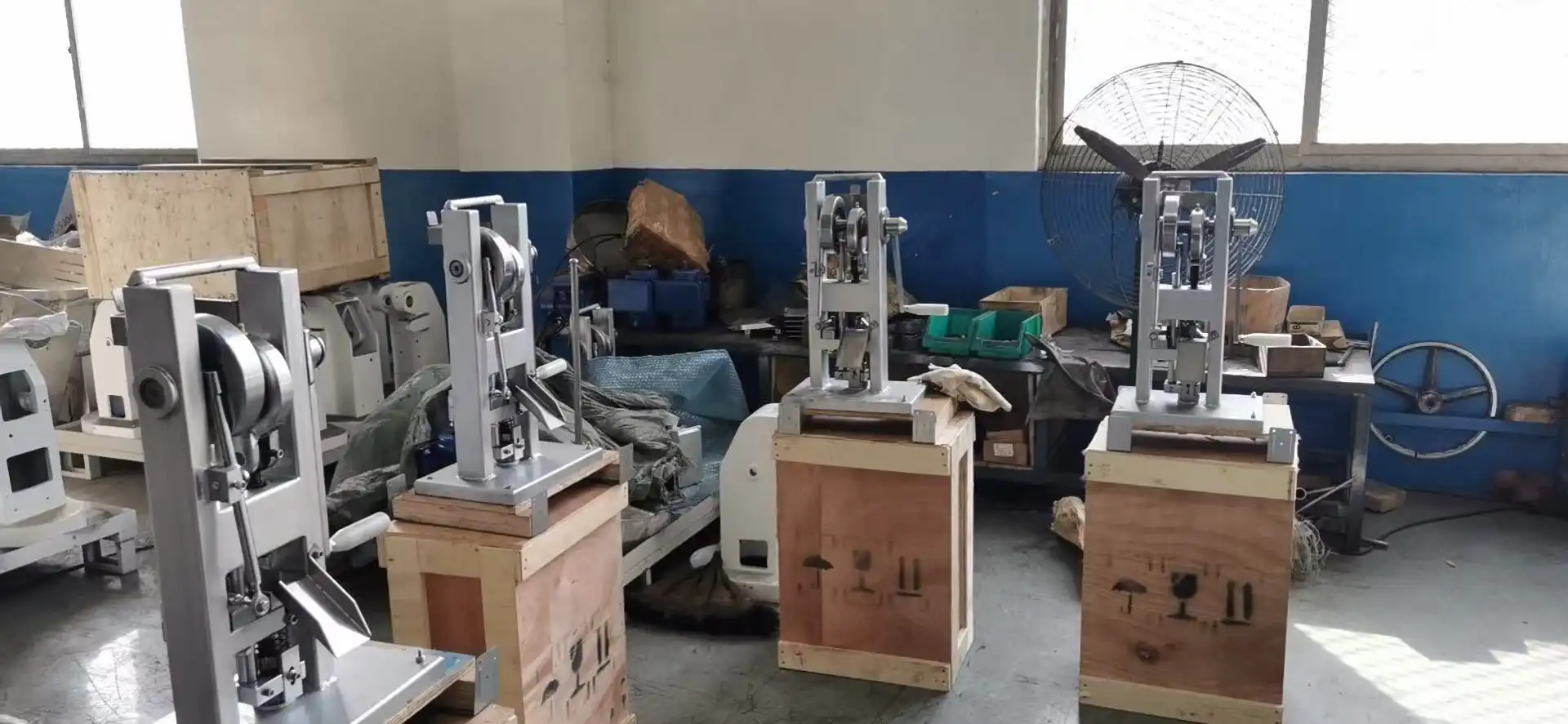 manual hand pressing pill maker